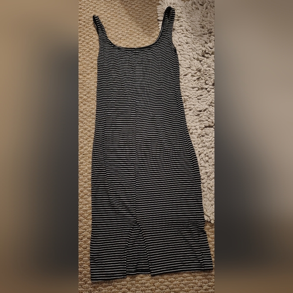 😊5 For $20 Stripped Dress - Picture 2 of 7